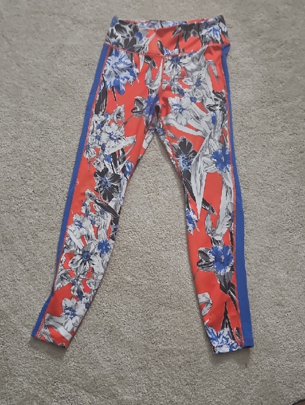 Nike Women's Athletic Floral Leggings in Coral, Blue and Gray. Size Medium.